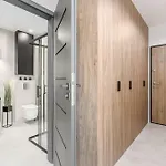 Modern & Luxurious Apartment With Private Jacuzzi