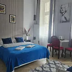 Deja Vu Hostel