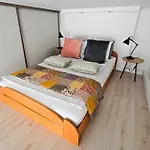 Chic Apartment-Old Town-S9