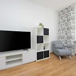 Modern Apartment In Warsaw Perfect For Remote Work By Noclegi Renters