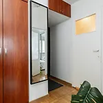 Bluebird Apartment With A View! City Center