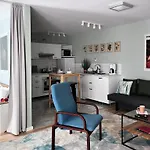 Metro Dzialdowska - Spacious Studio