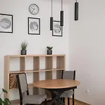 Park Praski Inviting Apartment
