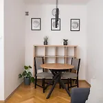Park Praski Inviting Apartment