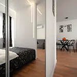 City Center Grzybowska, Next To Warsaw\'S Business District, Metro Onz & Westin Hotel By Warsawskyline Apartments