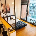 Chic Apartment In Historic Koneser Area