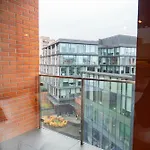 Chic Apartment In Historic Koneser Area