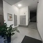 Ohmyhome-Zlota View Apartment