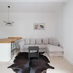 Plac Zbawiciela Deluxe Apartment