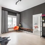 Plac Zbawiciela Deluxe Apartment