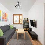 Saska Kepa Pleasant Apartment