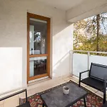 Saska Kepa Pleasant Apartment