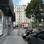 Warsaw Asian Vibe Apartment