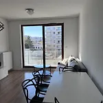Comfort & Style 2-Room Apartment And Free Parking