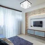 Urban Chic - One Bedroom Apartment -Luxury Warsaw Stays - Grzybowska 5