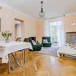 Shortstaypoland Szara B170
