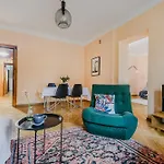 Shortstaypoland Szara B170