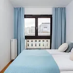 Vista Apartment Metro Plocka