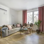 Warsaw City Center Apartment