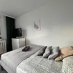 Superapart Zelazna 83-85