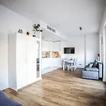Big City Life Apartments - Bliska Wola Tower A