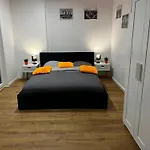 Big City Life Apartments - Bliska Wola Tower A