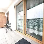 Superior Komputerowa, 4 Rooms, 3 Bedrooms, Airport-City Train, Metro! 24H Reception!
