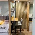 Green Studio With Balcony - Free Parking