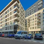Air Conditioned Studio In Warsaw Close To The River With Parking And Desk By Noclegi Renters