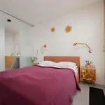 Air Conditioned Studio In Warsaw Close To The River With Parking And Desk By Noclegi Renters