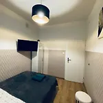 Clicktheflat Wola Apart Rooms