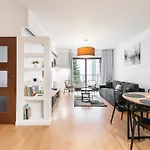 Wilanow Sarmacka Stylish Apartment