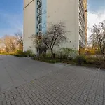 Kozmiana Apartment - Workspace, Bus&Park Nearby - By Rentujemy