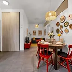 City Centre Apartment- Top Location, Park&Metro - By Rentujemy