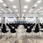 Courtyard By Marriott Warsaw Airport