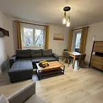 Apartament Wiosenny Kamienica Grochow With Free Parking