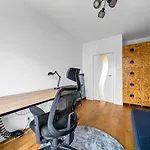 Wilanowska Prestige Apt - 80M2, Parking & Balcony - By Rentujemy