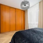 Comfortable Apartment With Two Bedrooms & Parking By Noclegi Renters