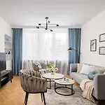Pulawska Residence Mokotow 2-Bedroom & Living Room, Balcony & Free Parking On Site