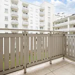 National Stadium Charming Apartment