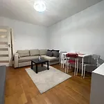 Marszalkowska Street Centrum Netflix