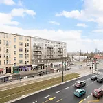 Stay With Friends In Warsaw Apartment