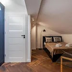 Close- Urban Chic - Praga Polnoc - Warsaw Stays&Marcinkowskiego 2