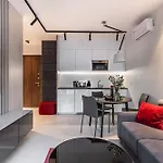 P&O Apartments Mennica Residence VIII