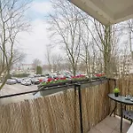 Cosy & Bright Apartment With Parking By Noclegi Renters
