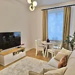 Widok Apartament 53M2, Centrum Warszawy, Darmowy Parking