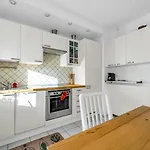 Warszawa Szczesliwice Apartment - Home Office, Balcony And Parking - By Rentujemy