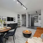 Bright Apartment With Terrace & Parking Near Metro Kondratowicza By Noclegi Renters