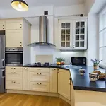 Cozy Studio In Krakowskie Przedmiescie Near Old Town By Noclegi Renters