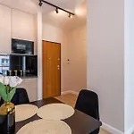 Golden Apartments Warsaw - Luxury Building With Terrace On The Roof - Sienna Str